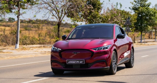 Doanh số Ford Mustang Mach-E tăng vọt sau động thái hạ giá sâu